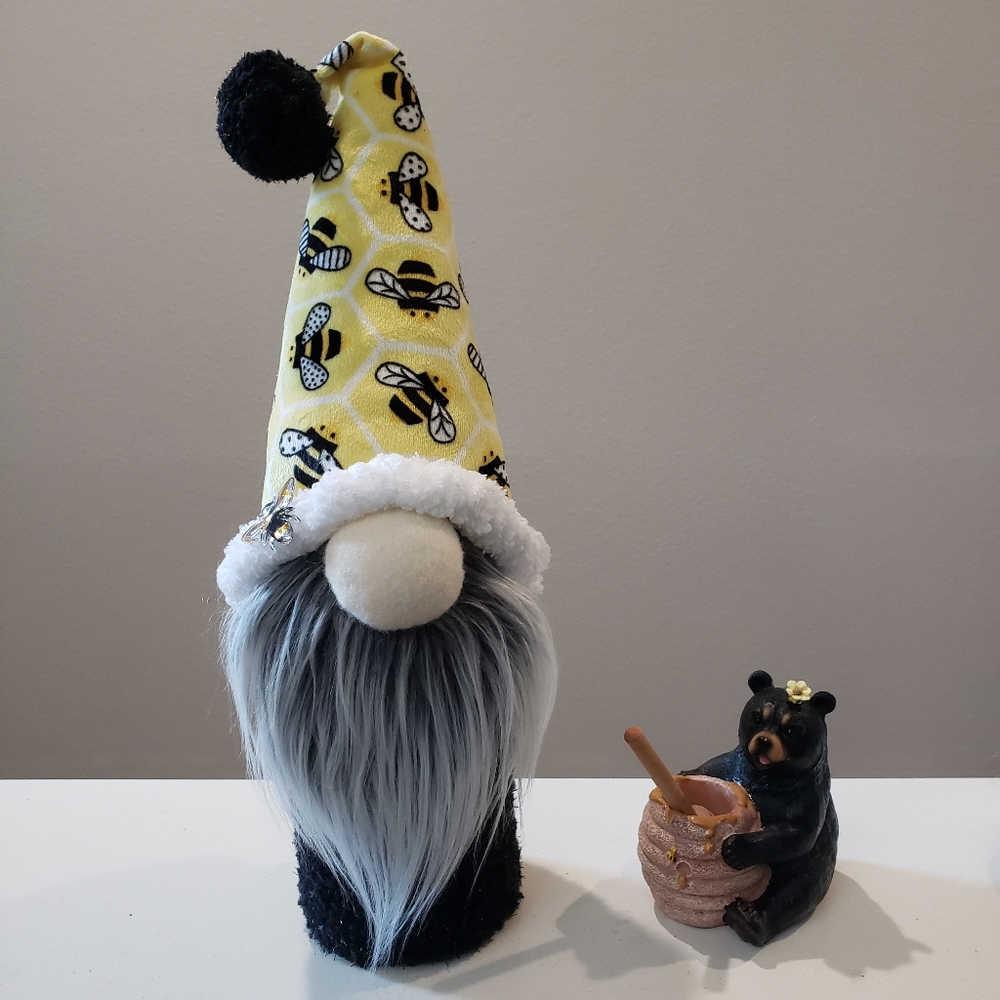 Bee loving Gnome - Picture 12 of 12